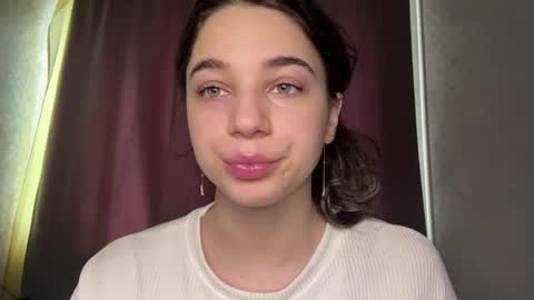 Angelihee online show from 04/25/26, 01:36