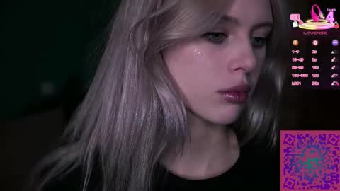 Snapshot of nelly_carroll chatting on 10/19/25, 01:39 I am Nelly3 online show from 10/19/25, 01:39