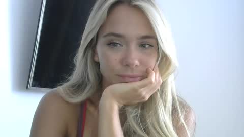 nelly_fortu online show from 04/18/26, 10:19