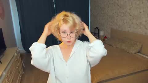 nelly_gloss online show from 06/10/26, 08:46