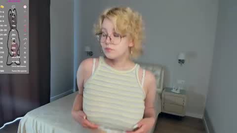 nelly_gloss online show from 07/16/26, 07:47