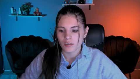 Snapshot of nelly_storm chatting on 10/19/25, 09:32 nelly_storm online show from 10/19/25, 09:32