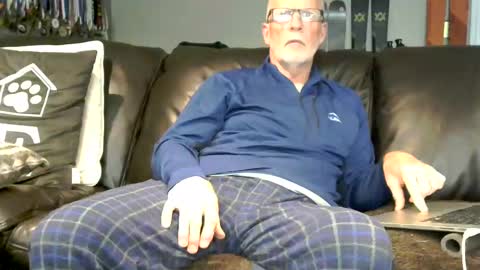 Snapshot of neman4u2c chatting on 11/24/25, 02:11 Jack online show from 11/24/25, 02:11