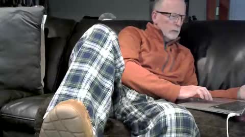 Snapshot of neman4u2c chatting on 12/03/25, 02:52 Jack online show from 12/03/25, 02:52