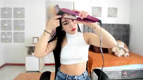 nenitaa_ online show from 06/12/26, 12:15