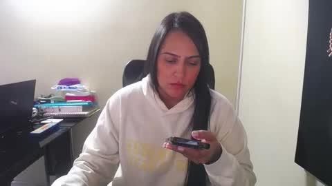Snapshot of neny445 chatting on 10/13/25, 12:16 kelly lopez online show from 10/13/25, 12:16