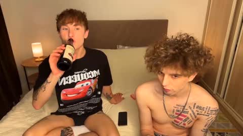 Snapshot of neocbb chatting on 12/02/25, 04:24 LEO and STACY online show from 12/02/25, 04:24