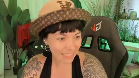 Snapshot of neogeisha28 chatting on 07/31/26, 07:30 Neo Geisha online show from 07/31/26, 07:30