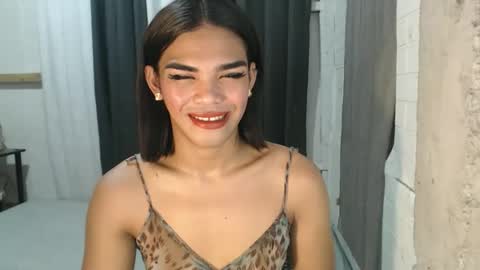 neomi online show from 10/15/25, 07:19