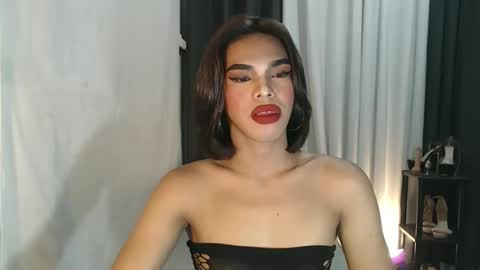 neomi online show from 12/20/25, 03:41