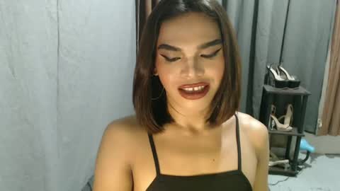 Snapshot of neomi_hardcock chatting on 05/18/26, 05:57 neomi online show from 05/18/26, 05:57