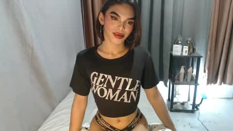 neomi online show from 07/30/26, 12:42