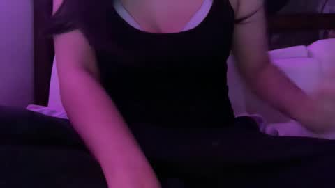 Snapshot of neomii44 chatting on 02/16/26, 07:15 neomi online show from 02/16/26, 07:15