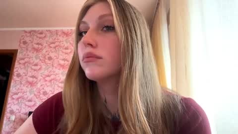 Snapshot of neomimaddern chatting on 04/08/26, 06:35 neomimaddern online show from 04/08/26, 06:35