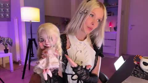 maeve  online show from 09/10/25, 08:53