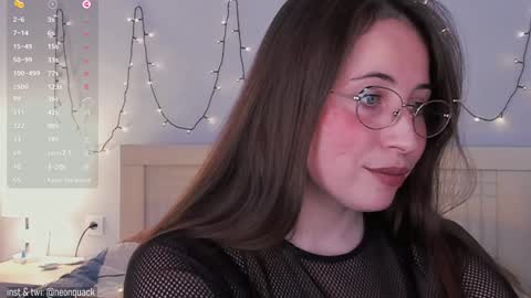 Snapshot of neonquack chatting on 12/29/24, 01:49 Riley online show from 12/29/24, 01:49