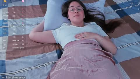 Snapshot of neonquack chatting on 01/31/25, 11:03 Riley online show from 01/31/25, 11:03