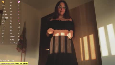 Snapshot of neonquack chatting on 02/23/26, 10:01 Riley online show from 02/23/26, 10:01