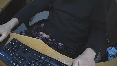 Snapshot of neotee3 chatting on 11/17/25, 04:18 Neotee online show from 11/17/25, 04:18