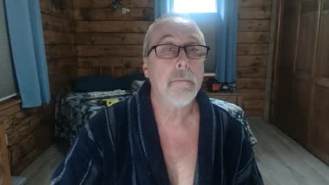 Snapshot of neptune2002 chatting on 05/14/26, 06:47 neptune2002 online show from 05/14/26, 06:47