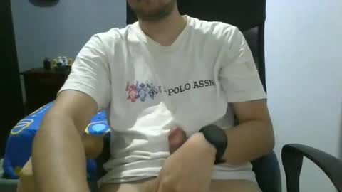 Snapshot of nerdxxx94 chatting on 05/13/26, 05:16 MrBull online show from 05/13/26, 05:16