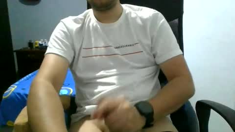 Snapshot of nerdxxx94 chatting on 05/22/26, 04:52 MrBull online show from 05/22/26, 04:52