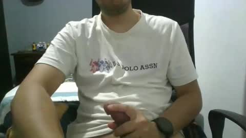 Snapshot of nerdxxx94 chatting on 05/31/26, 04:42 MrBull online show from 05/31/26, 04:42