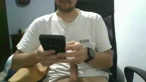 Snapshot of nerdxxx94 chatting on 06/03/26, 04:26 MrBull online show from 06/03/26, 04:26