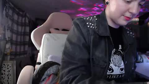Snapshot of nerdy_squirty chatting on 03/31/26, 05:19 NerdySquirty online show from 03/31/26, 05:19