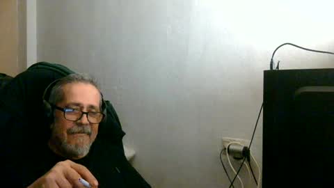 Snapshot of neron401 chatting on 05/17/26, 08:49 neron401 online show from 05/17/26, 08:49