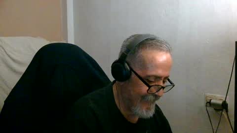 Snapshot of neron401 chatting on 06/17/26, 11:16 neron401 online show from 06/17/26, 11:16