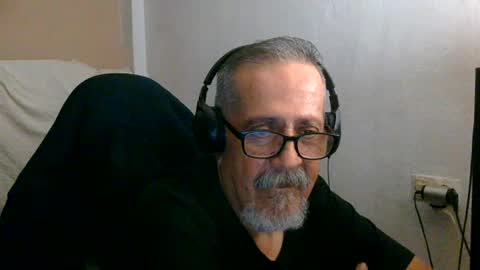 Snapshot of neron401 chatting on 06/20/26, 02:03 neron401 online show from 06/20/26, 02:03