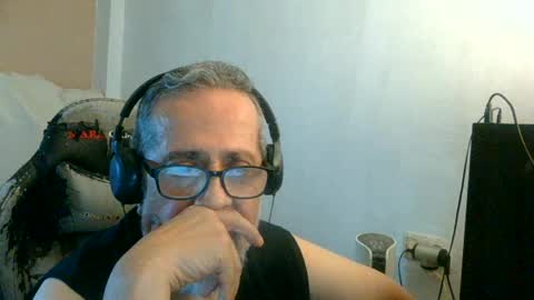 Snapshot of neron401 chatting on 07/05/26, 04:25 neron401 online show from 07/05/26, 04:25