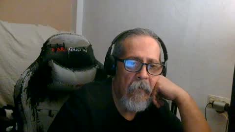Snapshot of neron401 chatting on 07/17/26, 01:56 neron401 online show from 07/17/26, 01:56
