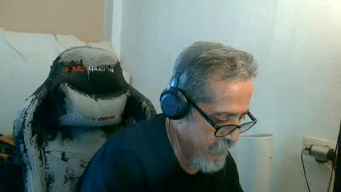 Snapshot of neron401 chatting on 07/21/26, 03:47 neron401 online show from 07/21/26, 03:47