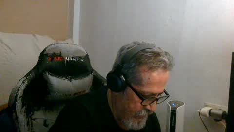 Snapshot of neron401 chatting on 07/23/26, 01:30 neron401 online show from 07/23/26, 01:30