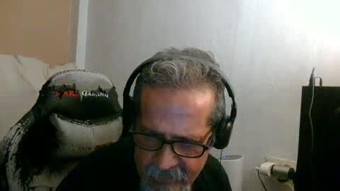 Snapshot of neron401 chatting on 07/29/26, 01:15 neron401 online show from 07/29/26, 01:15