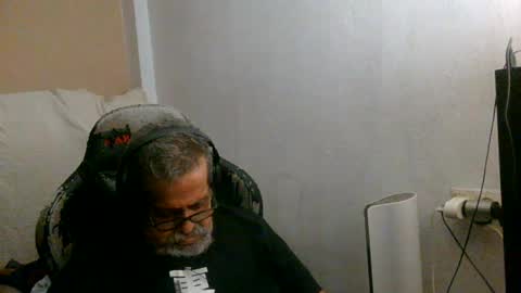 Snapshot of neron401 chatting on 07/31/26, 01:27 neron401 online show from 07/31/26, 01:27