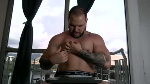 neron XXL online show from 12/21/25, 11:01