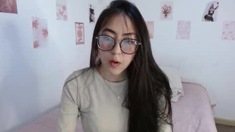 Snapshot of nessaa_ chatting on 03/17/26, 11:30 Nessa online show from 03/17/26, 11:30