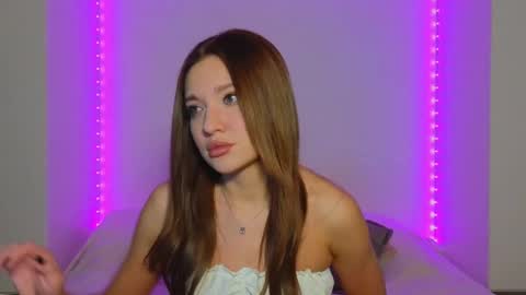 Snapshot of nessarosse chatting on 01/20/25, 06:32 Nessa online show from 01/20/25, 06:32
