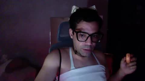 Snapshot of nessgoldendickboy2899 chatting on 10/31/25, 10:27 nessgoldendickboy2899 online show from 10/31/25, 10:27