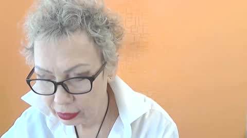 NessyJenixs online show from 11/25/25, 08:25