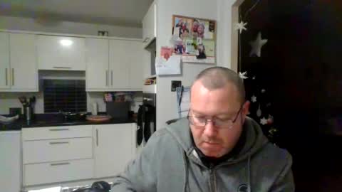 Snapshot of nesuk chatting on 12/23/24, 12:14 nesuk online show from 12/23/24, 12:14