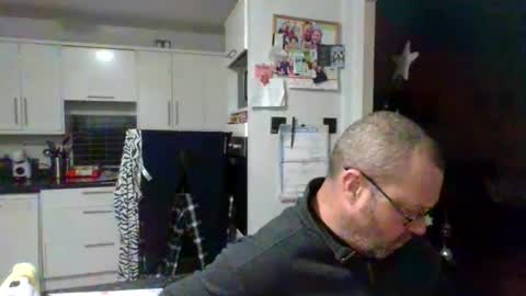 Snapshot of nesuk chatting on 12/27/24, 11:42 nesuk online show from 12/27/24, 11:42