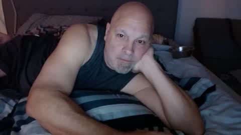 Snapshot of nethggoes85 chatting on 11/17/25, 03:01 nethggoes85 online show from 11/17/25, 03:01