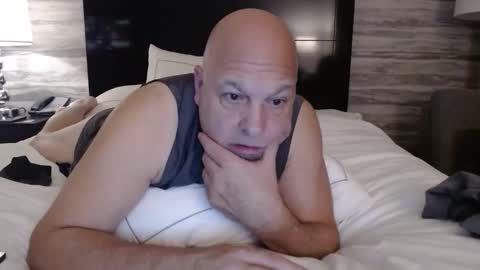 Snapshot of nethggoes85 chatting on 12/18/25, 03:56 nethggoes85 online show from 12/18/25, 03:56