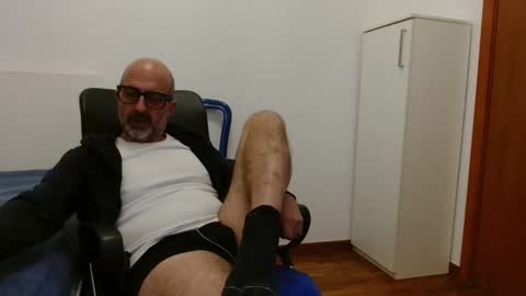 simi online show from 10/11/25, 06:28