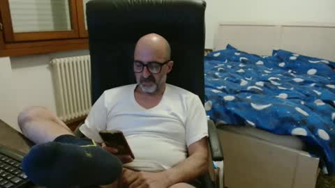 simi online show from 04/13/26, 06:35