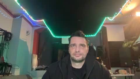 newguy2025 online show from 12/05/25, 09:29